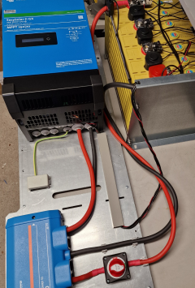 Wattium-off-grid-älykäs-invertterinohjaus